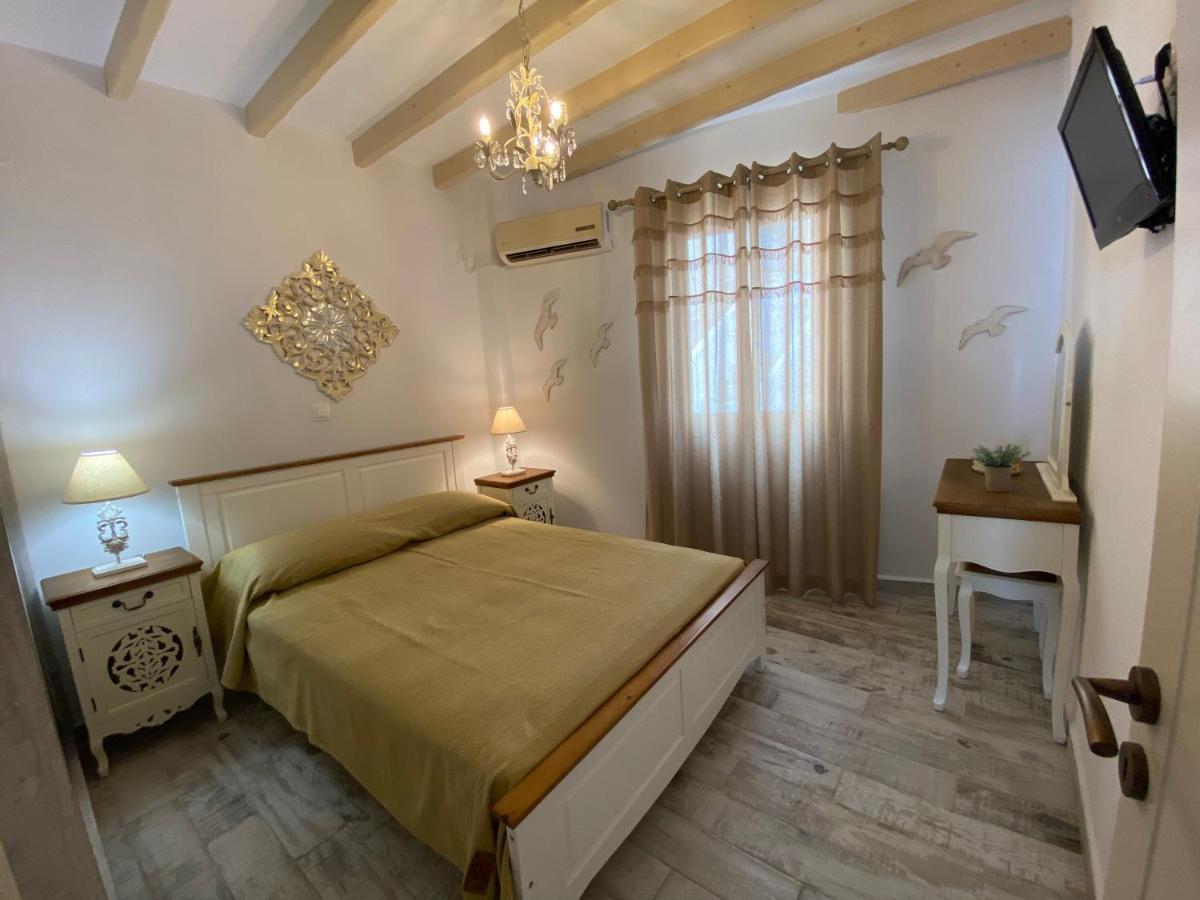 Petridi Maria Suites & Apartments Скала Екстериор снимка